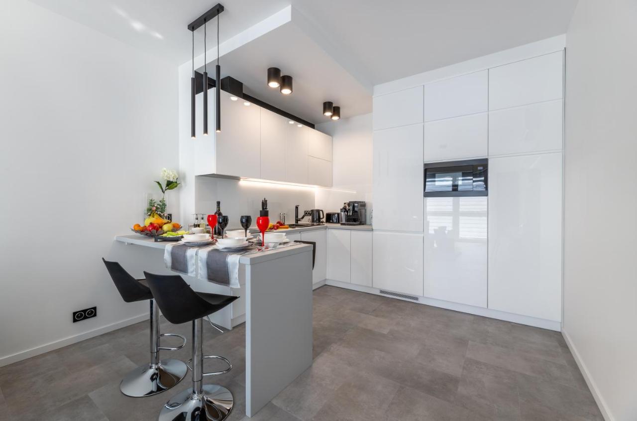 Leo Apartament Delux Ustrzyki Dolne Esterno foto
