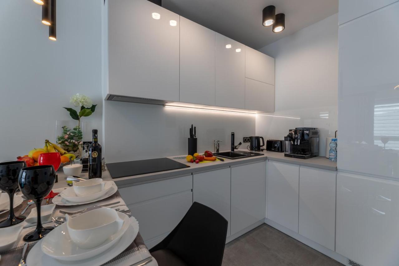 Leo Apartament Delux Ustrzyki Dolne Esterno foto